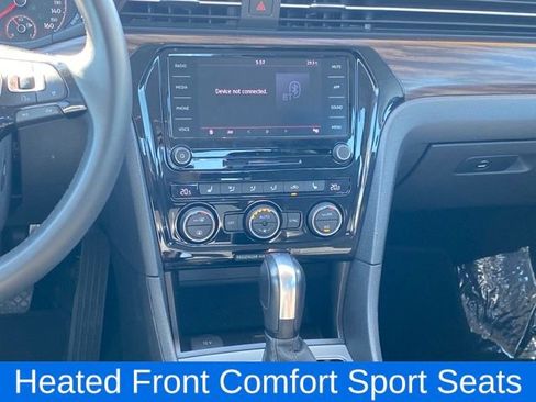 Used 2022 Volkswagen Passat 2.0T image 7