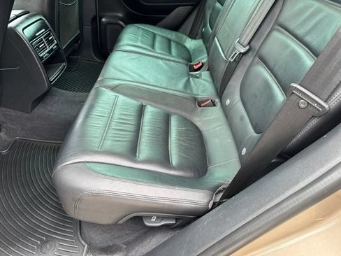 Used 2016 Volkswagen Touareg VR6 AWD/4WD image 25