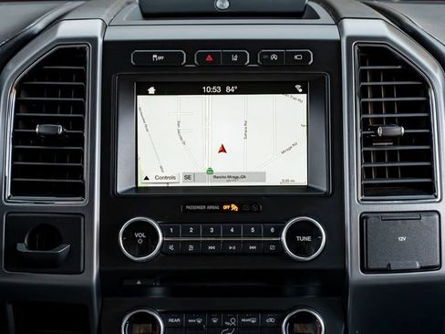 Used 2018 Ford Expedition Platinum RWD image 17