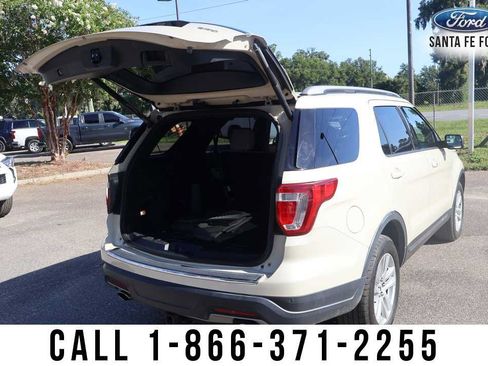 Used 2018 Ford Explorer XLT w/ Equipment Group 202A AWD/4WD image 13