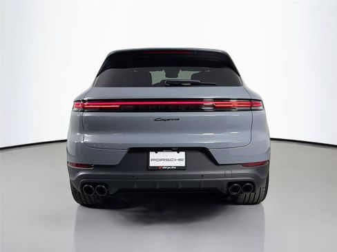 Certified 2026 Porsche Cayenne AWD/4WD image 6