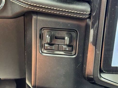Used 2024 Ford F150 Lightning Platinum AWD/4WD image 43
