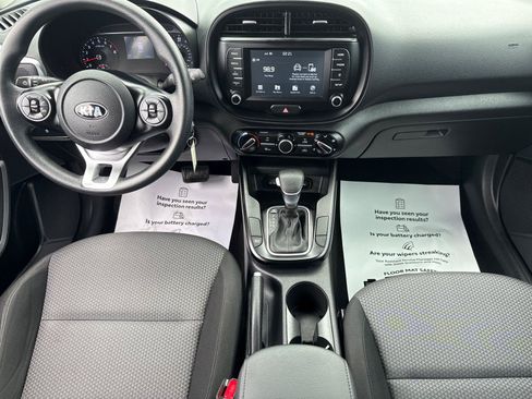Used 2020 Kia Soul LX FWD image 28