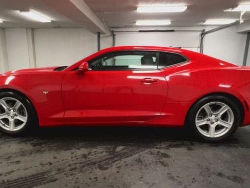 Certified 2022 Chevrolet Camaro LT RWD image 5