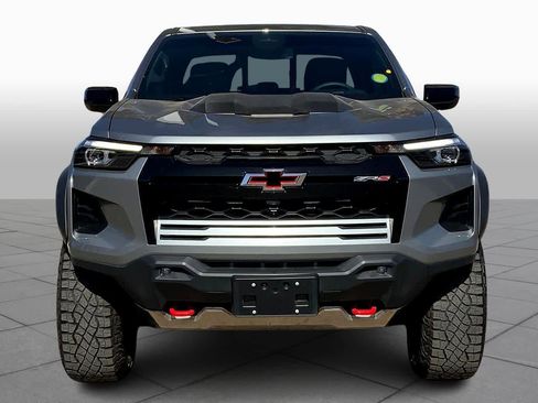 Used 2025 Chevrolet Colorado ZR2 w/ Technology Package image 3