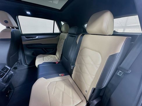 New 2026 Volkswagen Atlas Cross Sport SE image 24