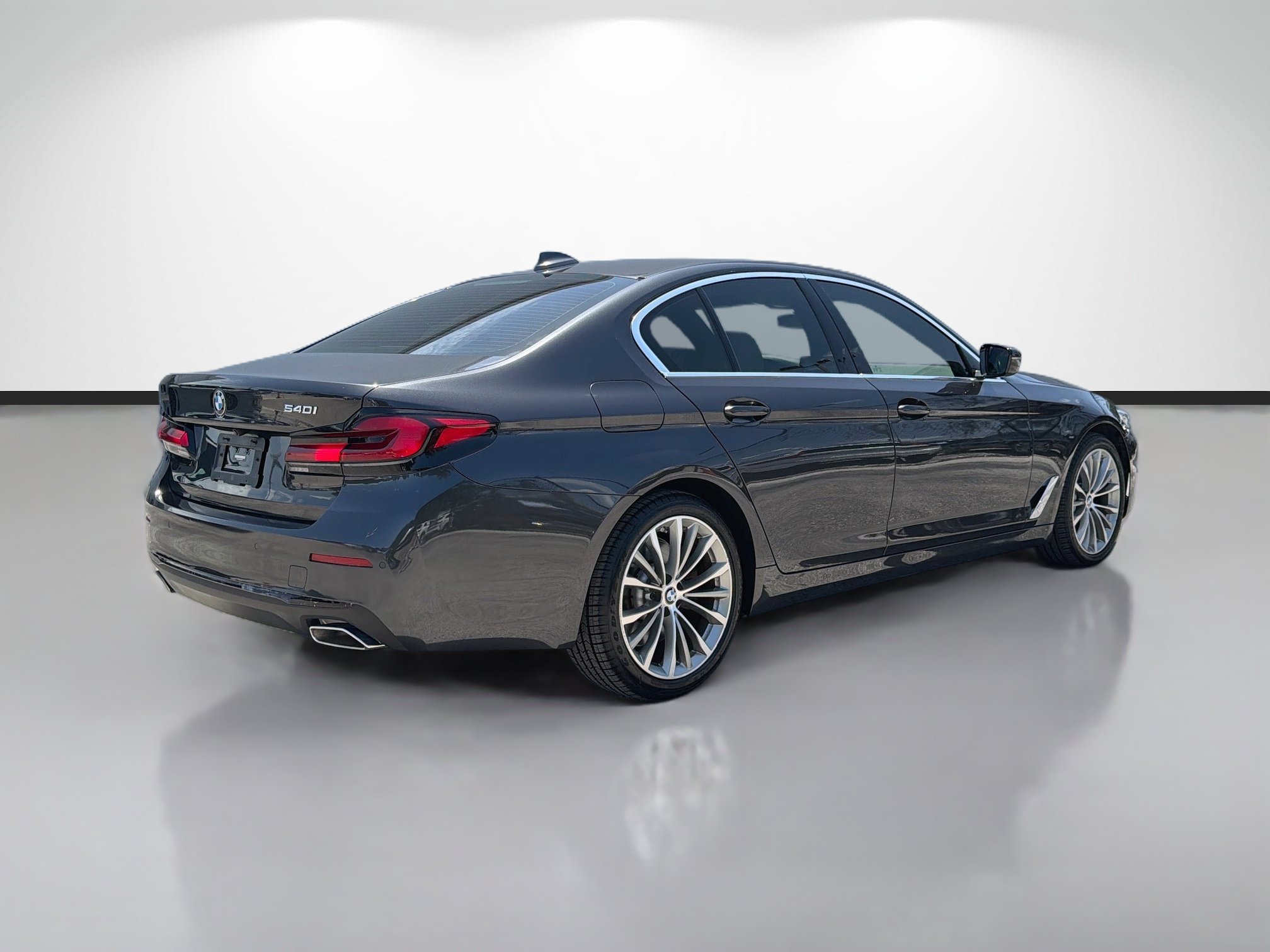 Used 2023 BMW 540i w/ Premium Package RWD image 3