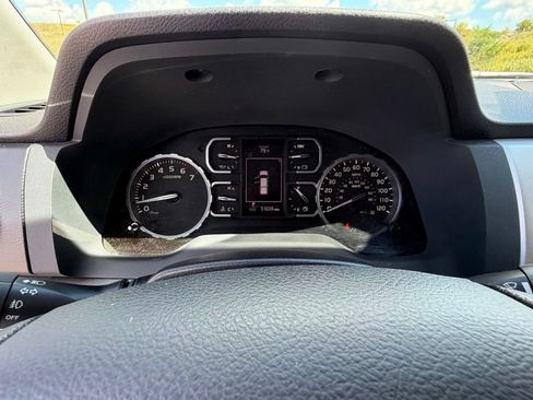 Used 2019 Toyota Tundra SR5 AWD/4WD image 32