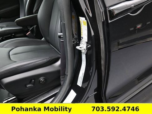 Used 2026 Chrysler Pacifica Select w/ S Appearance Package FWD image 5