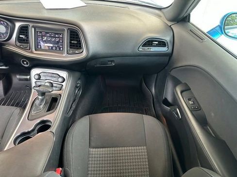 Used 2019 Dodge Challenger GT w/ Driver Convenience Group RWD image 12