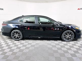 Used 2023 Toyota Camry SE video 2