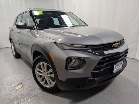 Used 2023 Chevrolet TrailBlazer LS FWD image 2