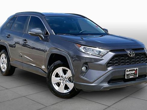 Used 2021 Toyota RAV4 XLE FWD image 3