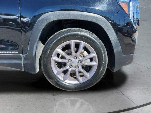 Certified 2023 GMC Terrain SLT image 28