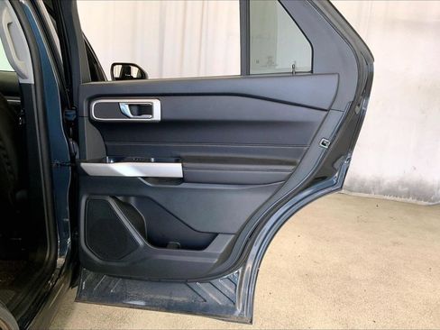 Used 2024 Ford Explorer XLT RWD image 23