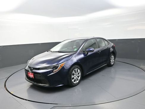 Used 2024 Toyota Corolla LE image 39