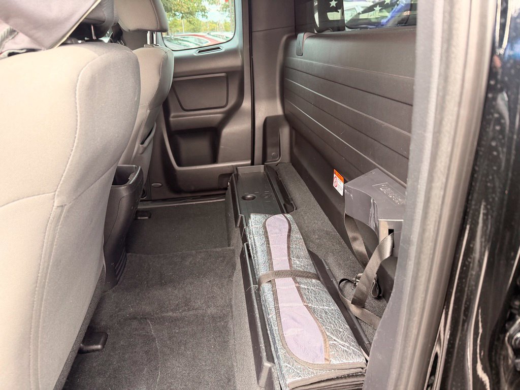 Used 2018 Toyota Tacoma SR RWD image 10