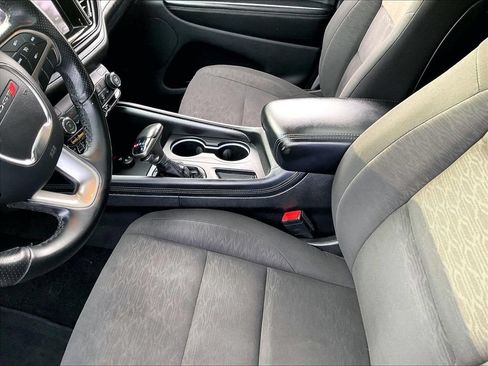 Used 2022 Dodge Durango SXT w/ Blacktop Package AWD/4WD image 21