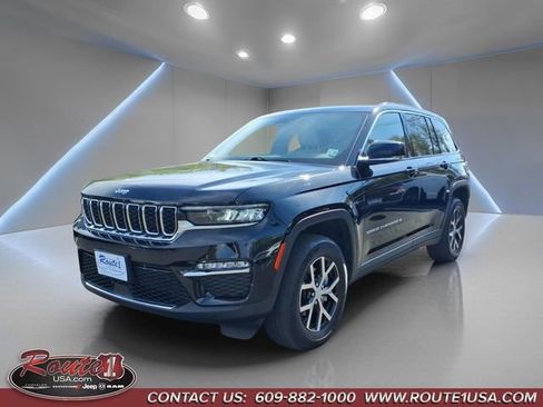 Used 2023 Jeep Grand Cherokee Limited AWD/4WD image 8