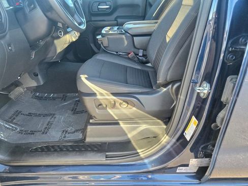 Used 2022 Chevrolet Silverado 1500 Custom Trail Boss AWD/4WD image 19