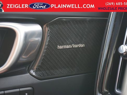 Used 2024 Volvo XC40 B5 Plus w/ Protection Package Premier AWD/4WD image 34
