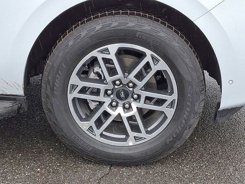 Used 2025 Ford Expedition Active AWD/4WD image 8