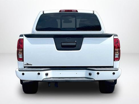 Used 2020 Nissan Frontier SV RWD image 7