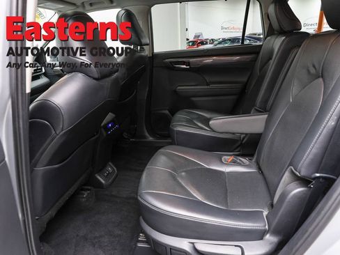 Used 2021 Toyota Highlander Limited AWD/4WD image 24