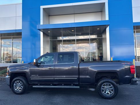 Used 2016 Chevrolet Silverado 2500 LTZ w/ LTZ Plus Package image 9