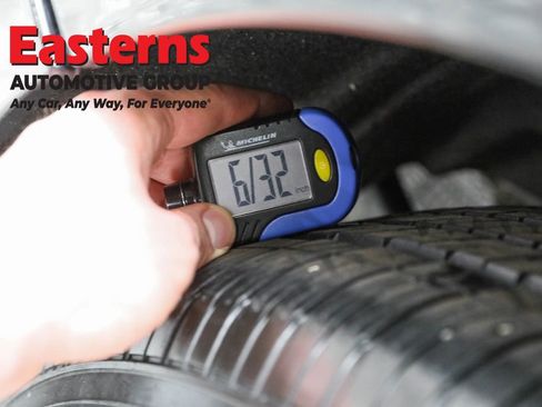 Used 2023 Chrysler Pacifica Touring-L image 26