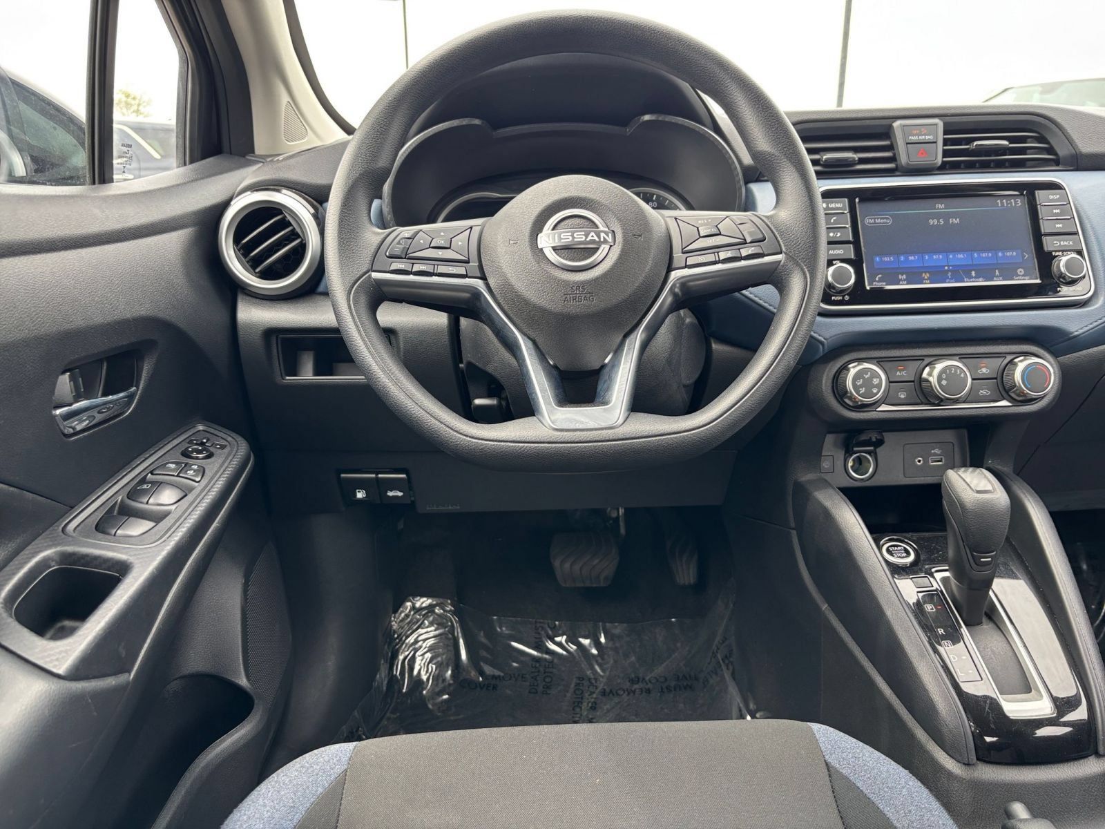 Used 2025 Nissan Versa SV FWD image 31