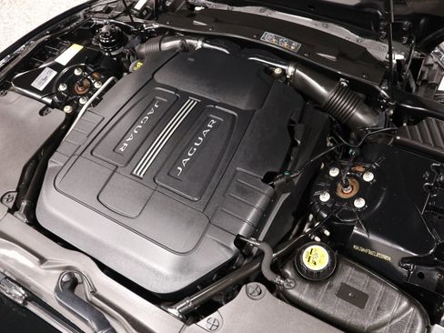 Used 2014 Jaguar XK Coupe RWD image 16