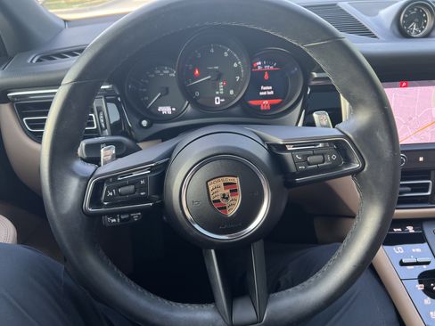 Used 2024 Porsche Macan AWD/4WD image 15