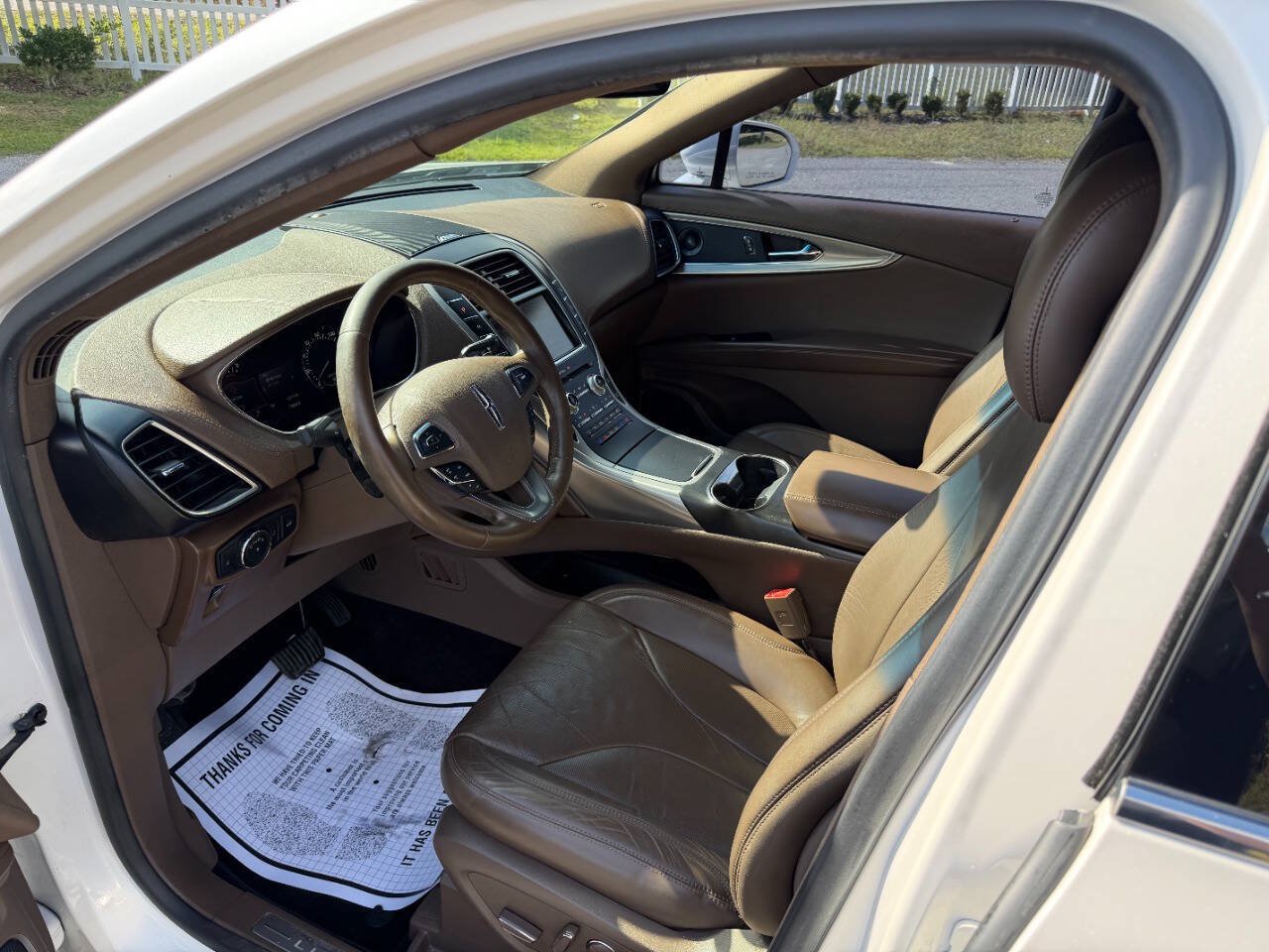 Used 2016 Lincoln MKX Reserve w/ Technology Package FWD image 9