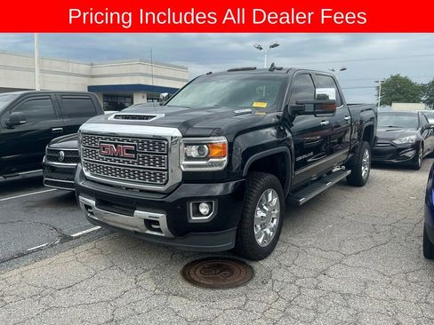 Used 2018 GMC Sierra 2500 Denali w/ Duramax Plus Package AWD/4WD image 1