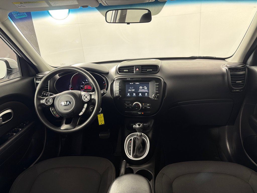 Used 2018 Kia Soul + FWD image 25