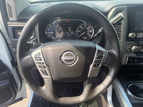 Used 2024 Nissan Titan SV w/ SV Convenience Package image 27