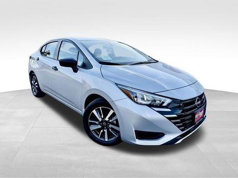 Certified 2025 Nissan Versa SV w/ Trunk Package FWD image 1