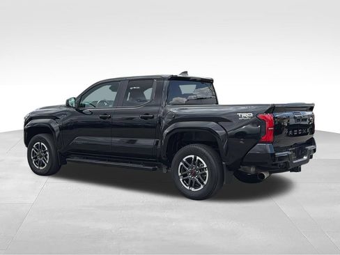 Used 2024 Toyota Tacoma TRD Sport AWD/4WD image 5