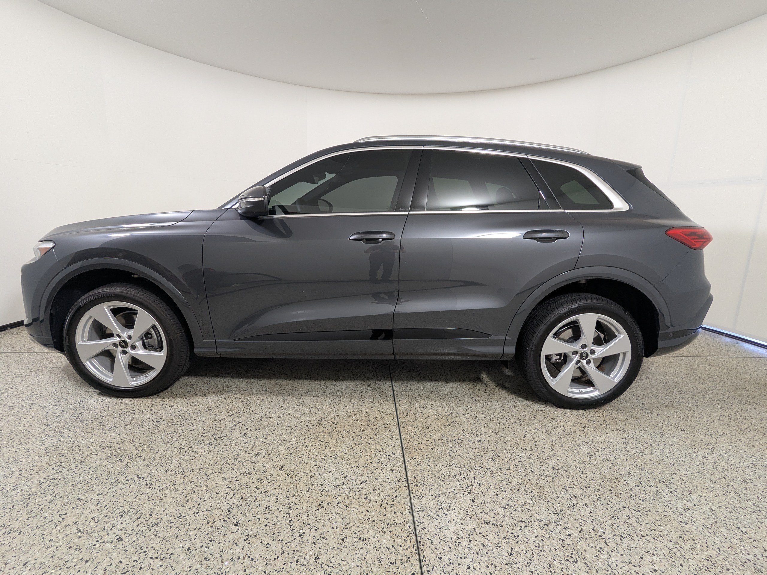 Certified 2025 Audi Q5 Premium AWD/4WD image 4