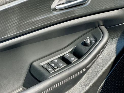 Used 2024 Jeep Grand Cherokee L Altitude image 17