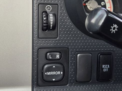 Used 2013 Toyota FJ Cruiser 4WD w/ Convenience Pkg image 20