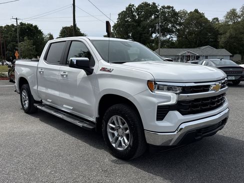 Used 2025 Chevrolet Silverado 1500 LT AWD/4WD image 7
