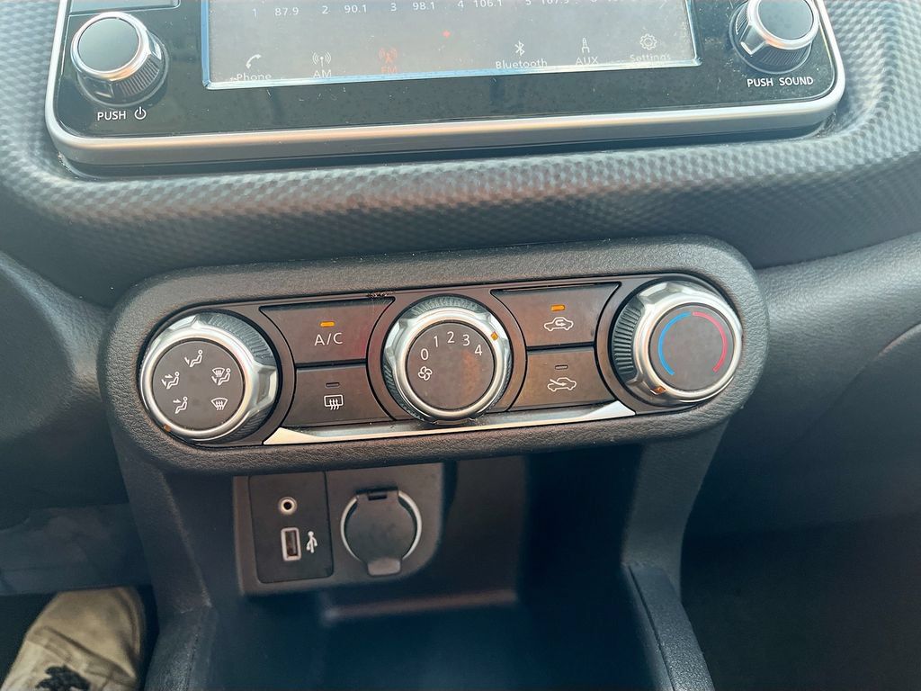 Used 2022 Nissan Kicks S FWD image 15