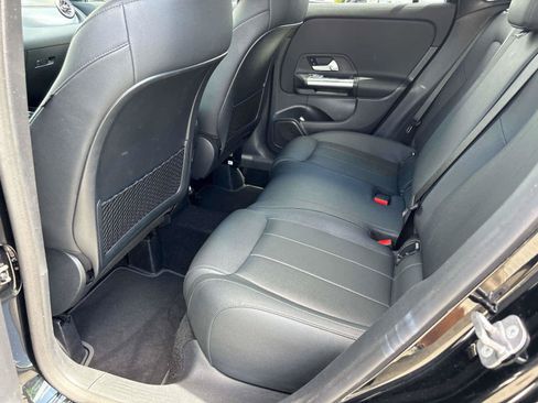 Used 2025 Mercedes-Benz GLA 250 4MATIC image 12