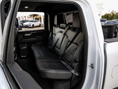 Used 2024 Chevrolet Silverado 3500 High Country w/ High Country Premium Package AWD/4WD image 32