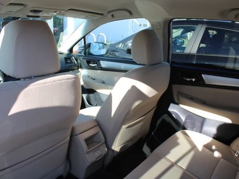 Used 2019 Subaru Outback 2.5i Premium AWD/4WD image 16