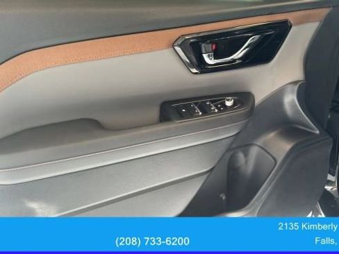 Used 2025 Subaru Forester Sport AWD/4WD image 13