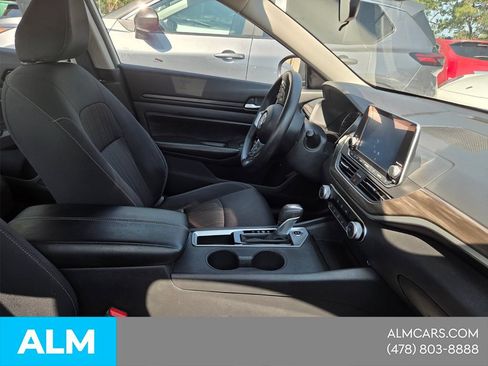 Used 2025 Nissan Altima 2.5 SV FWD image 18