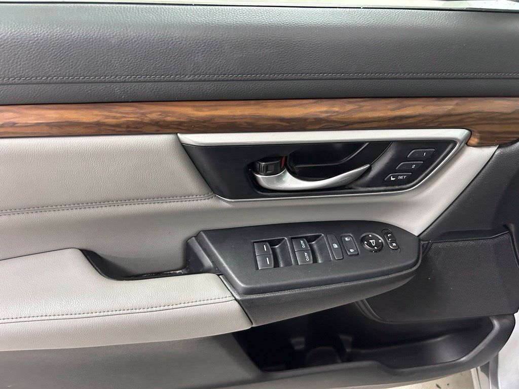 Used 2020 Honda CR-V EX-L image 17